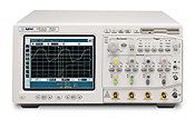 يستخدم راسم الذبذبات Agilent 54825A